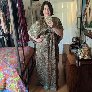 Amazing Vintage Leopard Print Satin Caftan